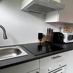 Flattyone Ruhrgebiet - Schlafkomfort Und Anbindung - Neu Renoviert 아파트