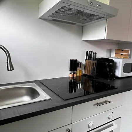 Flattyone Ruhrgebiet - Schlafkomfort Und Anbindung - Neu Renoviert アパート